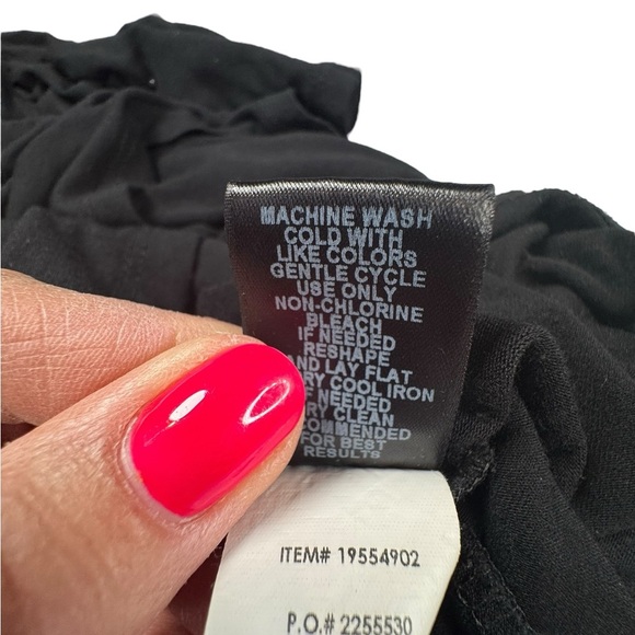 Torrid Women's Stretch Knit V-Neck Elastic Waist Detail Top Size 1X Black B05 - Picture 9 of 9